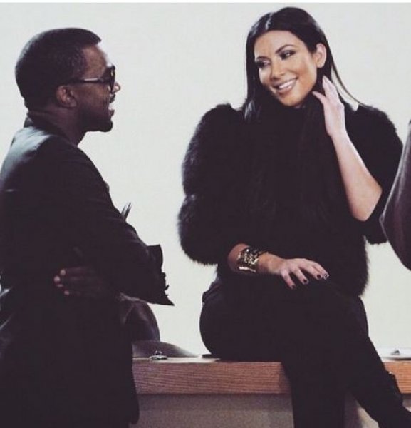 Kim Kardashian yine sarışın oldu