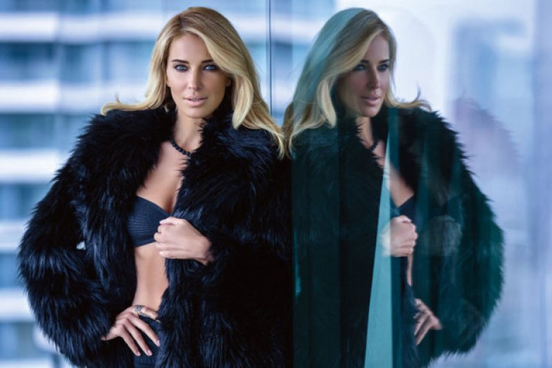 Burcu Esmersoy'un ilkokul fotoğrafı şaşırttı