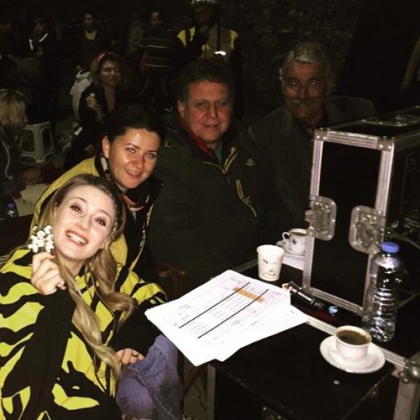 Ünlülerin objektifinden 4 Mayıs Instagram paylaşımları 