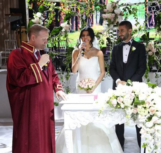 Selçuk Şahin evlendi