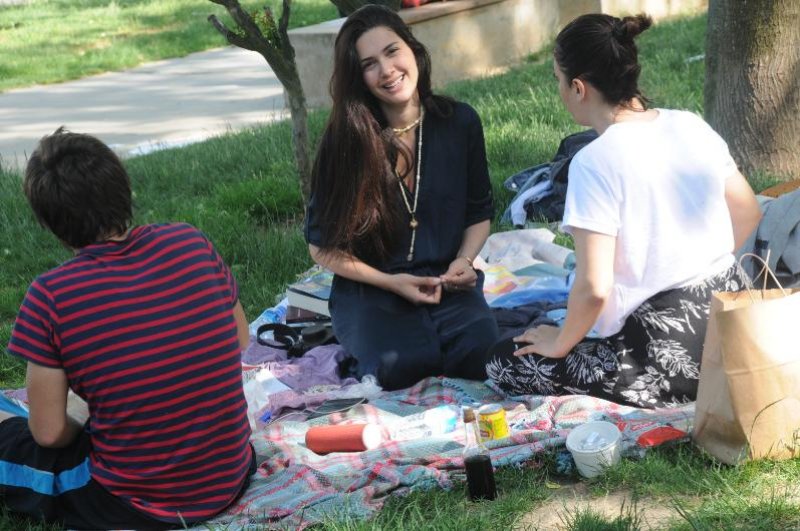 Bergüzar Korel ve Halit Ergenç'in piknik keyfi 