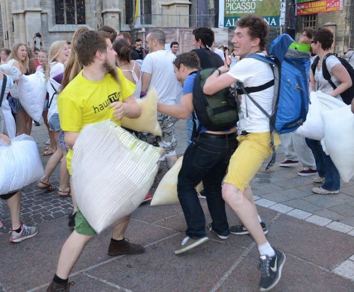 Avusturya'da yastık savaşı düzenlendi