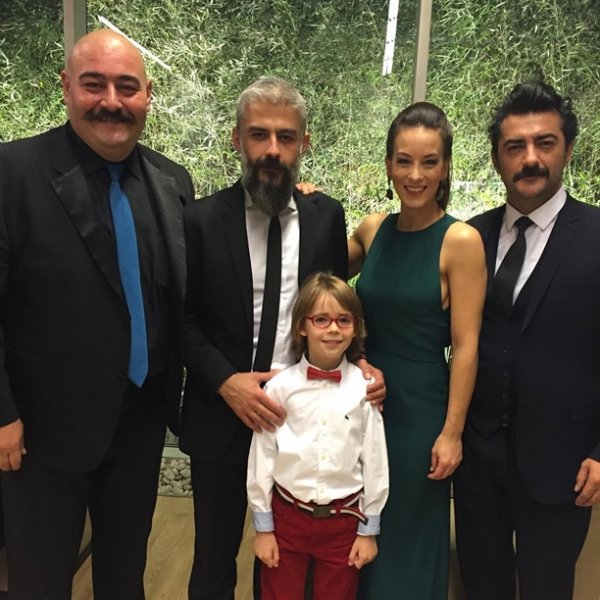 Ünlüler çocuklar için bir araya geldi