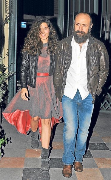 Bergüzar Korel ile Halit Ergenç tango dersi alıyor