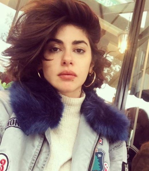 Nesrin Cavadzade sosyal medyaya geri döndü