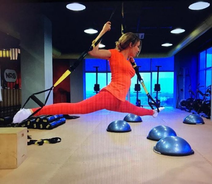 Gizem Karaca nişanlandı