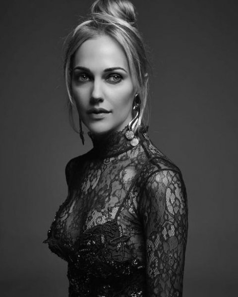 Meryem Uzerli dünya yıldızlarıyla