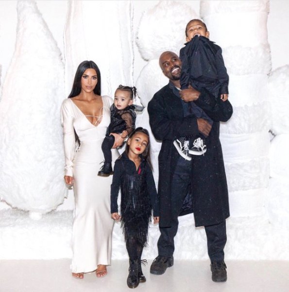 Kim Kardashian’ın kızı dergiye kapak oldu