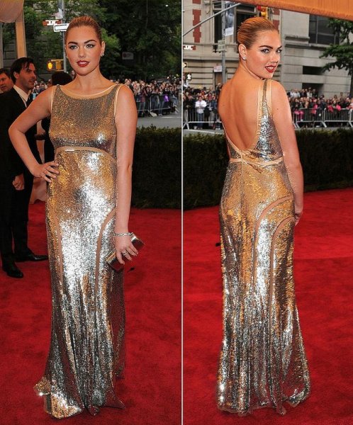 Kate Upton'un eteği havalandı