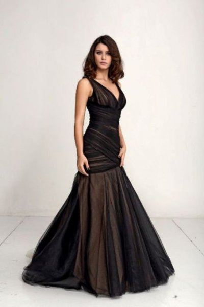  Beren Saat 8 çocuklu bir anneyi canlandıracak 