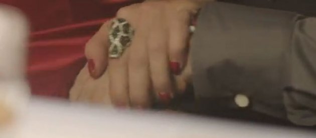 Aşk Kırmızı filminde jartiyerli Nurgül Yeşilçay