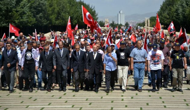 Balyoz sanıkları Anıtkabir'i ziyaret etti
