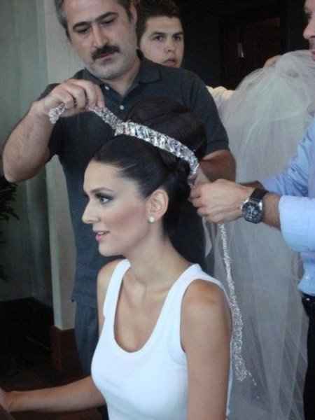 Bergüzar Korel'i ağlatan sürpriz