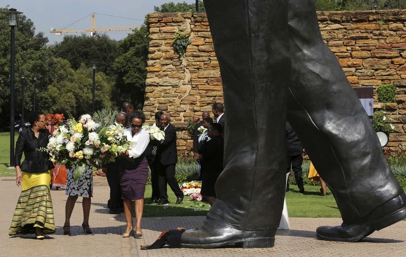 Güney Afrika'da Nelson Mandela anıldı