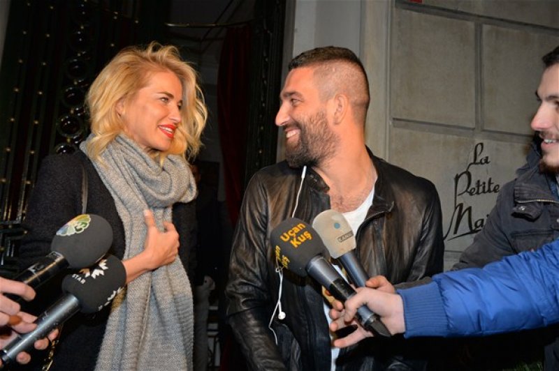 Arda Turan ile Burcu Esmersoy Nişantaşı'nda görüntülendi