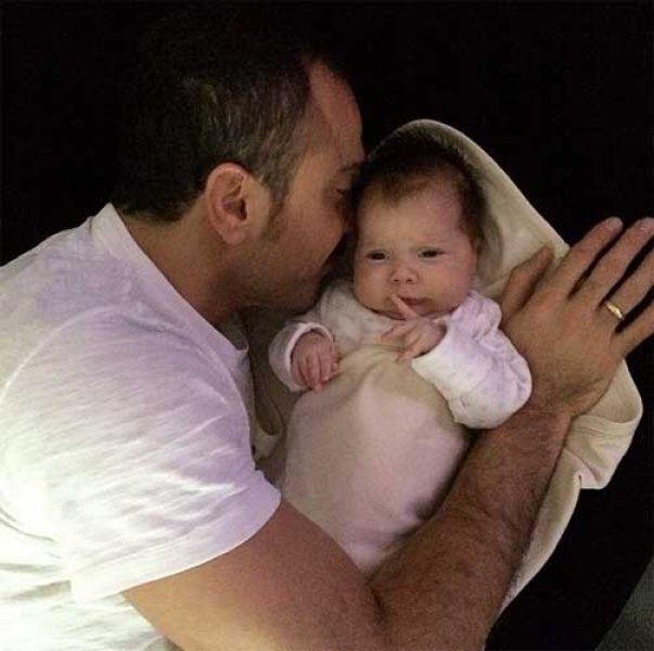 Demet Akalın'ın kızı Hira 1 yaşına girdi