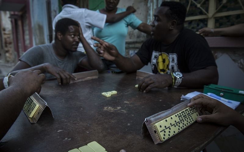 Apple devrimcilerin ülkesi Küba'ya girdi