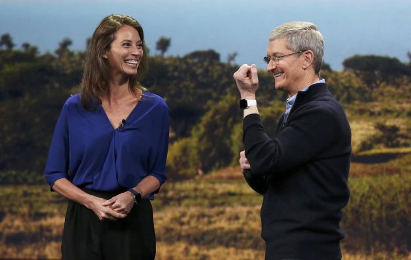 Apple'ın akıllı saati Apple Watch tanıtıldı