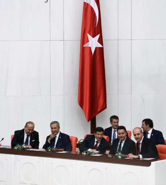 Meclis'te yemin töreni