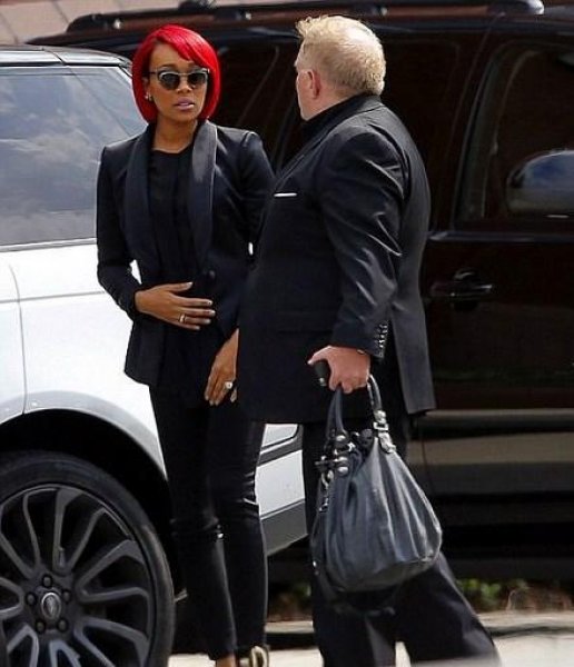 Gösteri dünyasındaki ünlülerin cenaze modası