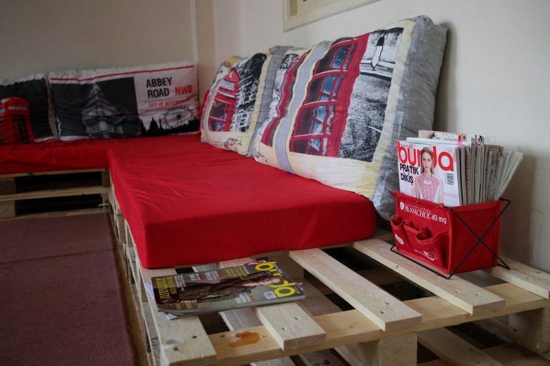 Salon dekorasyonunda palet modası