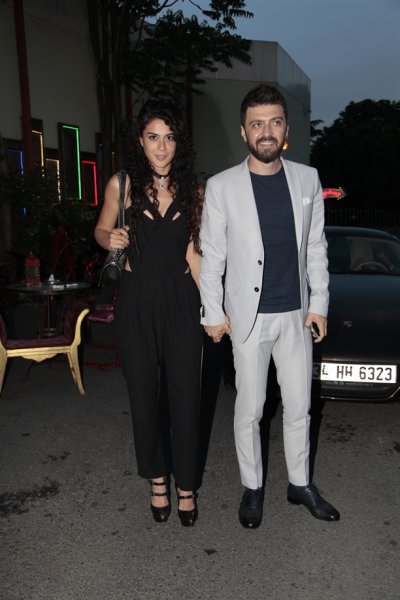 Derya Karadaş ve Haki Biçici'nin düğününe ünlü akını