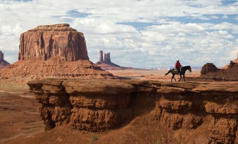 Utah'taki Anıt Vadisi büyülüyor
