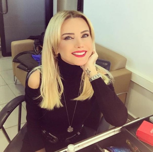 Ece Erken villasını satışa çıkardı