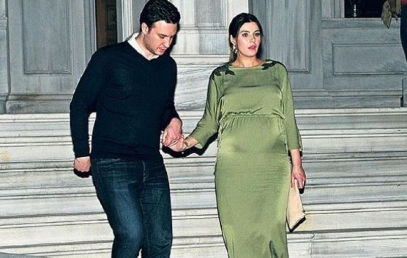 Hatice Şendil'den hamilelik pozu 