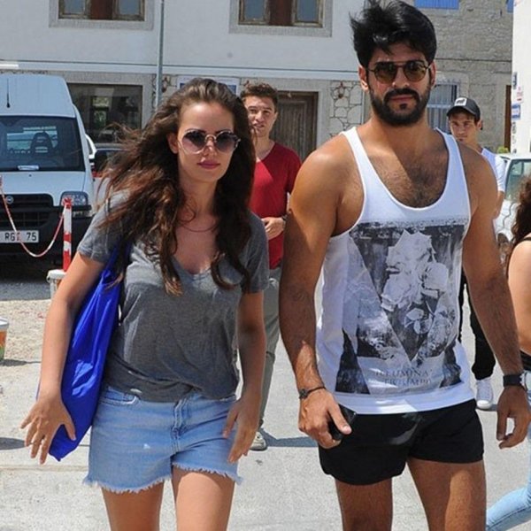 Fahriye Evcen bebeğinin cinsiyetin açıklamadı 