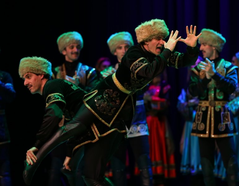 Lezginka Bursalıları coşturdu