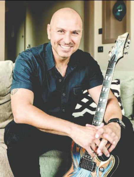 Demir Demirkan'ın eşi hamile