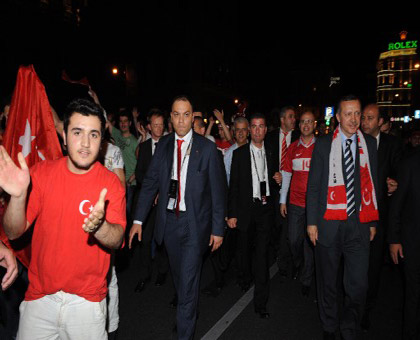 Türklerin YARI FİNAL SEVİNCİ