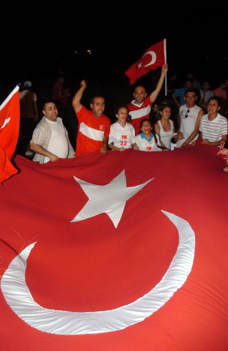 Türklerin YARI FİNAL SEVİNCİ