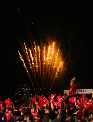 Türklerin YARI FİNAL SEVİNCİ