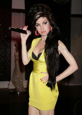 Amy Winehouse hayatını kaybetti