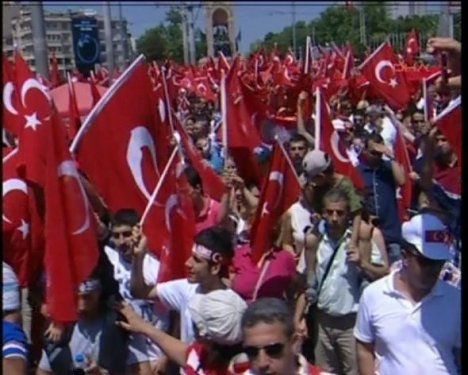 Türkiye şehitlerini andı