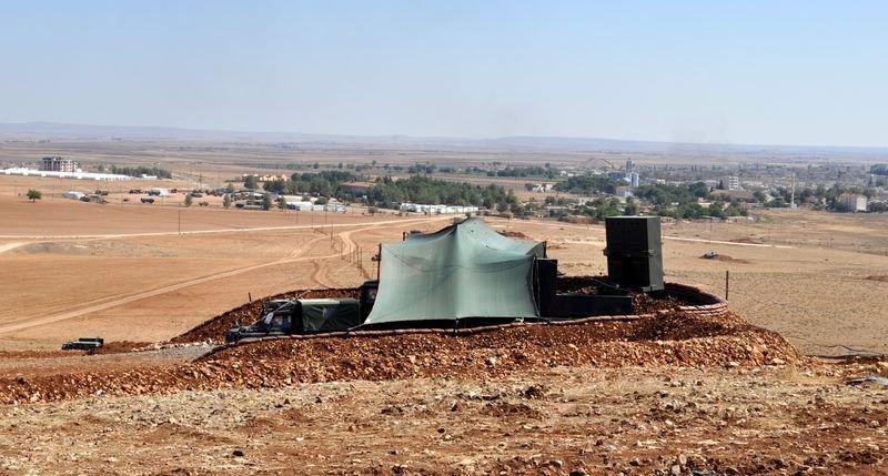 Kobani sınırına tank yığınağı