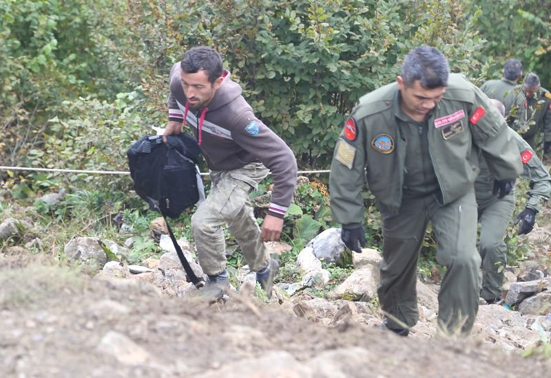 Kaybolan askeri helikopter bulundu