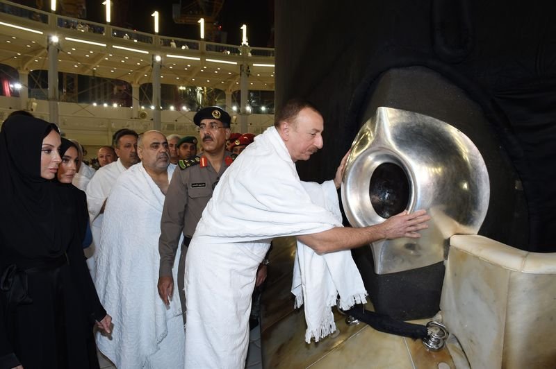 Aliyev'in umre ziyaretinden kareler