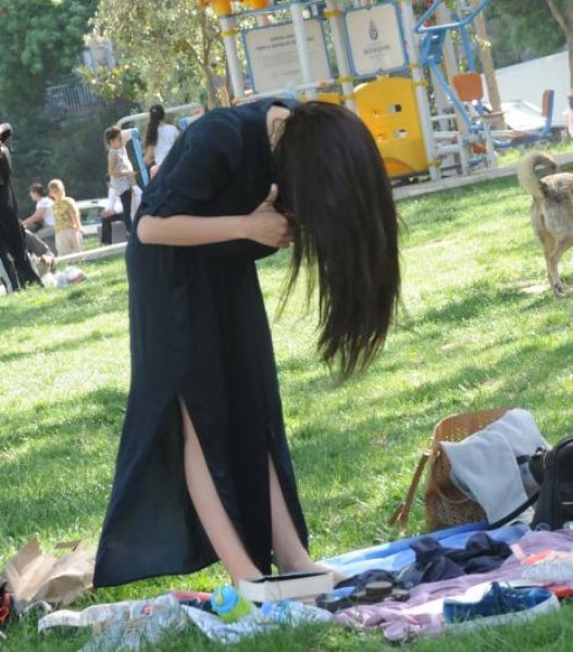 Bergüzar Korel ve Halit Ergenç'in piknik keyfi 