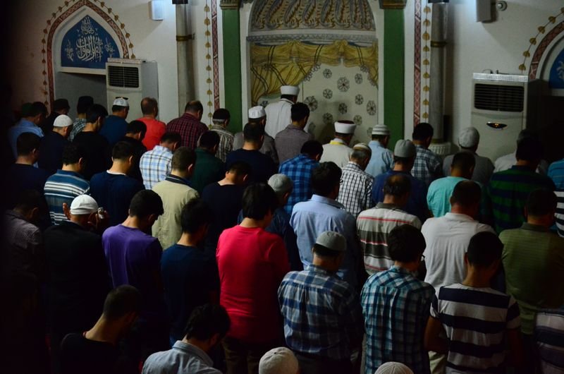 İlk teravih namazı kılındı