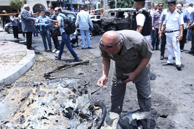 Mursi'ye idam isteyen başsavcı öldürüldü