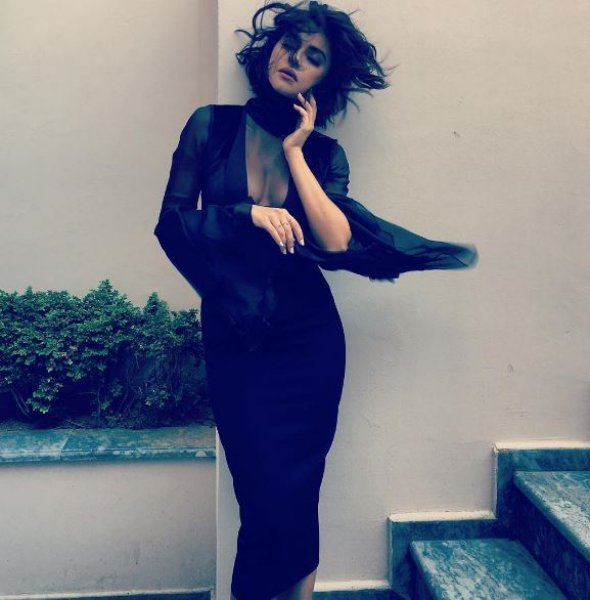 Nesrin Cavadzade sosyal medyaya geri döndü