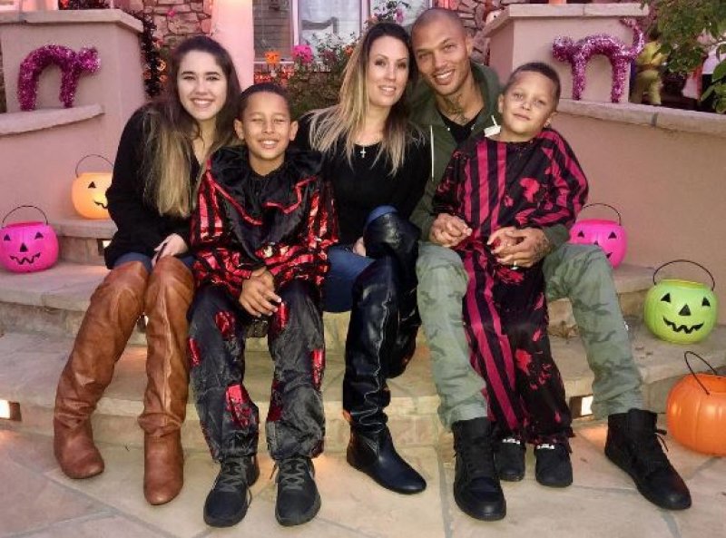 Dünyanın en yakışıklı mahkumu Jeremy Meeks sınır dışı edildi