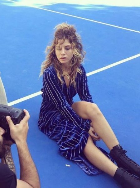 Gökçe Bahadır'ın kitesurf keyfi 