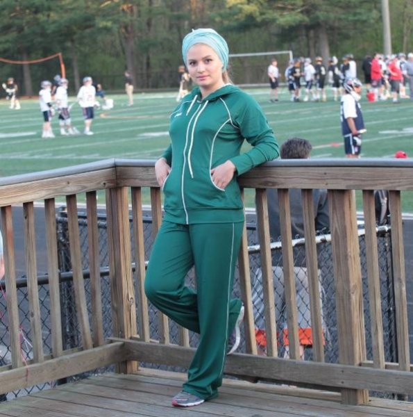 İranlı kadın motosikletçi yasakların kalkmasını istiyor