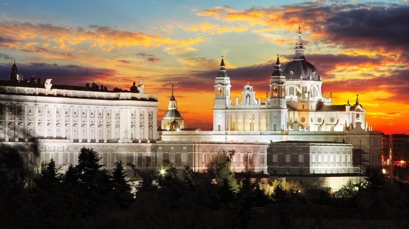 Görkemli yapılarıyla büyüleyen şehir Toledo