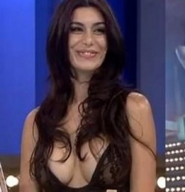 Ebru Şancı striptiz klübünde