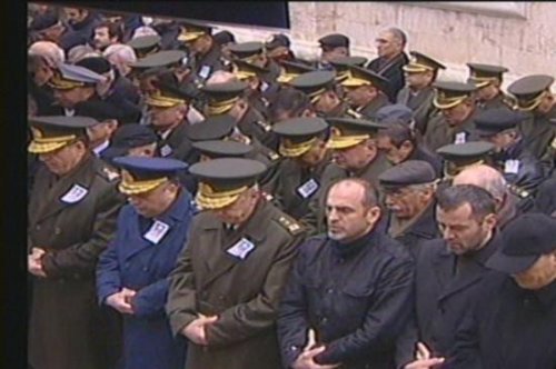 Paşa’nın annesi tutuklama haberine dayanamadı